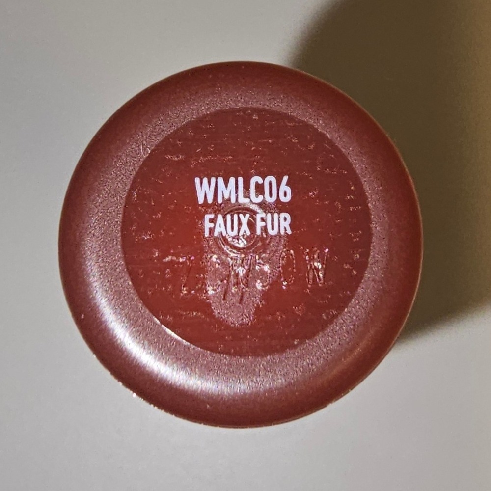 New NYX Smooth Whip Matte Lip Cream Faux Fur Brown Lip Makeup - Picture 5 of 6